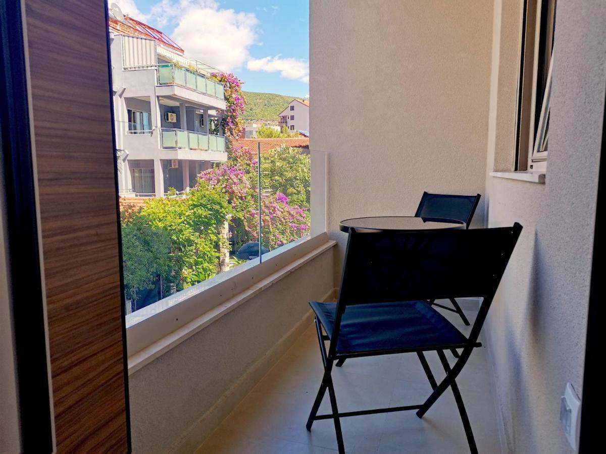 Apartments Lora Zmajeva, 7 บุดวา ภายนอก รูปภาพ