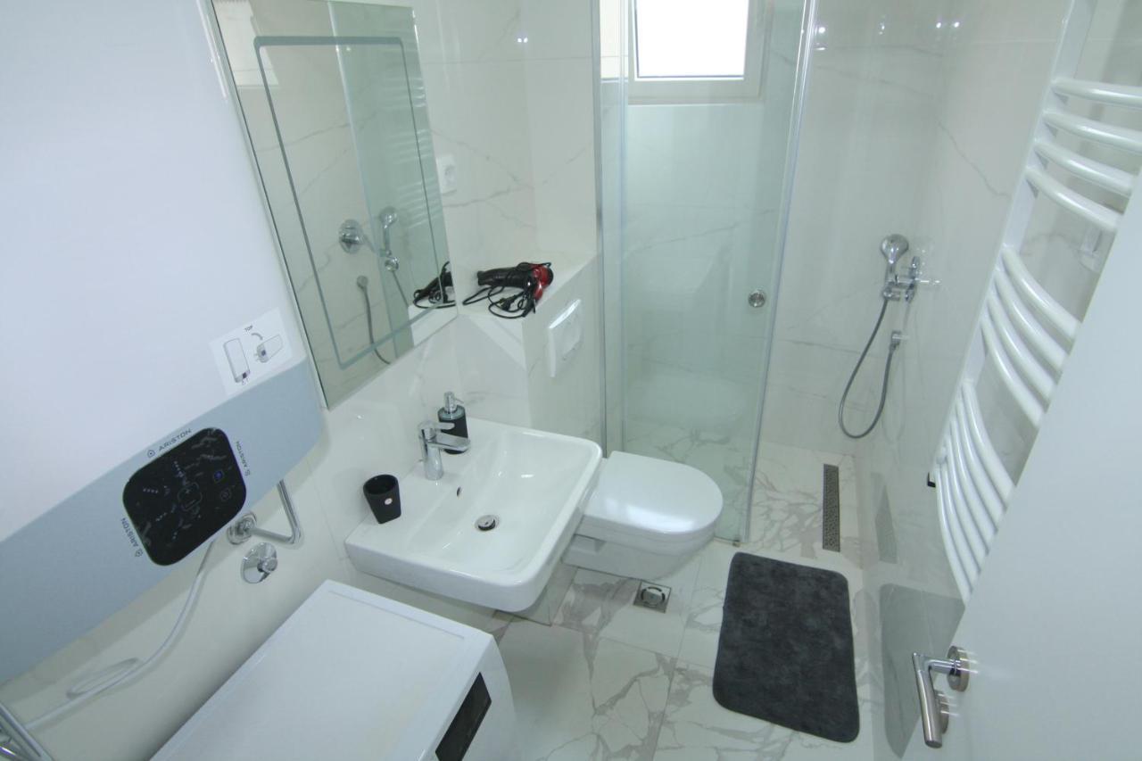 Apartments Lora Zmajeva, 7 บุดวา ภายนอก รูปภาพ