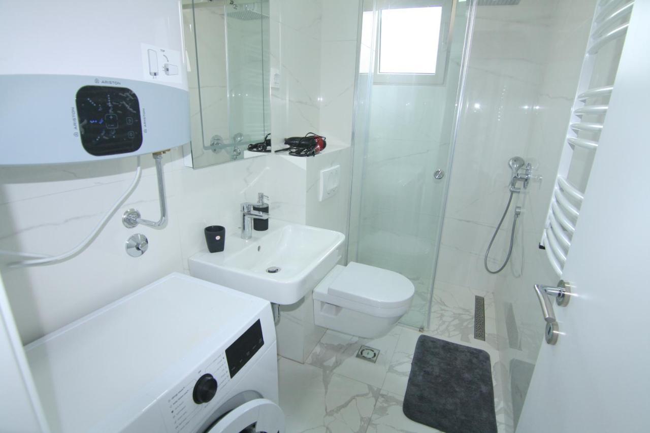 Apartments Lora Zmajeva, 7 บุดวา ภายนอก รูปภาพ